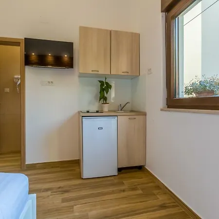 Beach Apartments Center Crikvenica Buitenkant foto